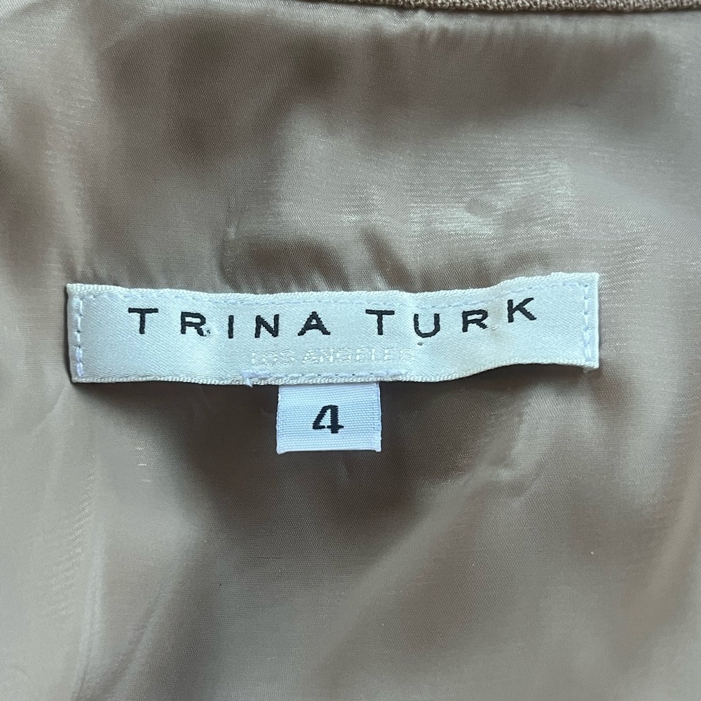 Trina Turk Maleko Short-Sleeve Shift Dress with Folded Collar. Size: 4. - Picture 13 of 14